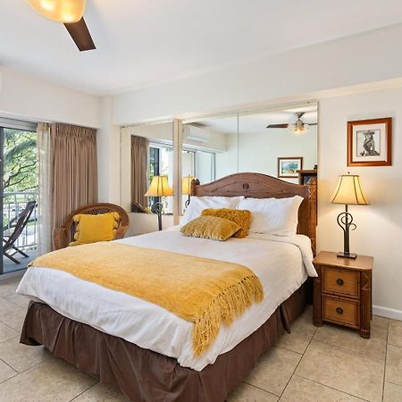 Waikiki Shore Beachfront Honolulu Extérieur photo
