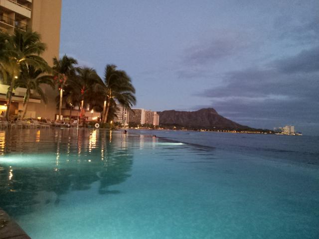 Waikiki Shore Beachfront Honolulu Extérieur photo